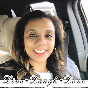 Meet your Posher, Monique